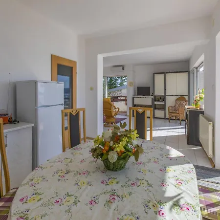 Sanela Apartment Dramalj
